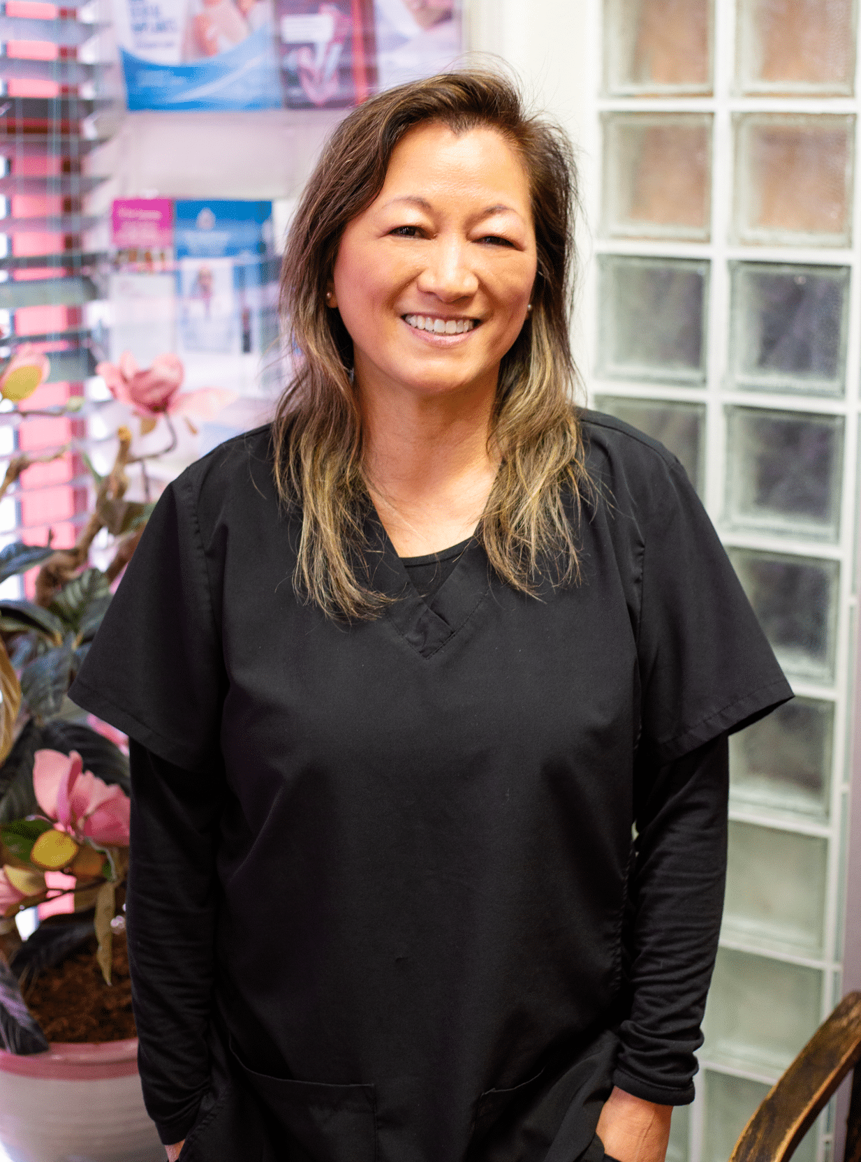 San Francisco East Bay Mini Implantes Dentales | Implantes Dentales en San Francisco, East Bay, Emeryville, y Oakland | Dr. Rose Magno